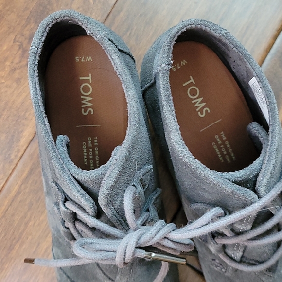 Tom's Ankle Boots - Picture 3 of 3